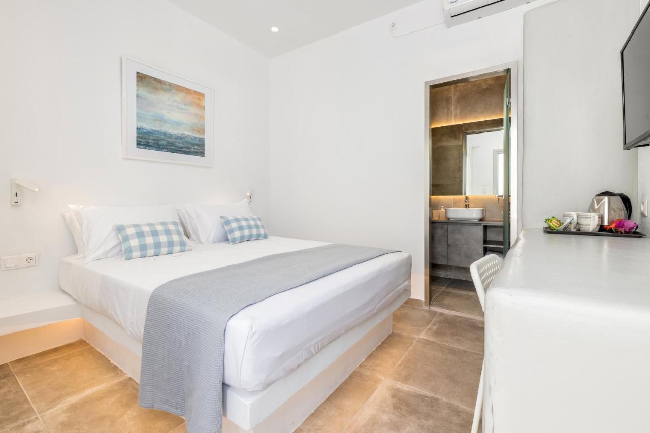 Pelican Paros 外观 照片