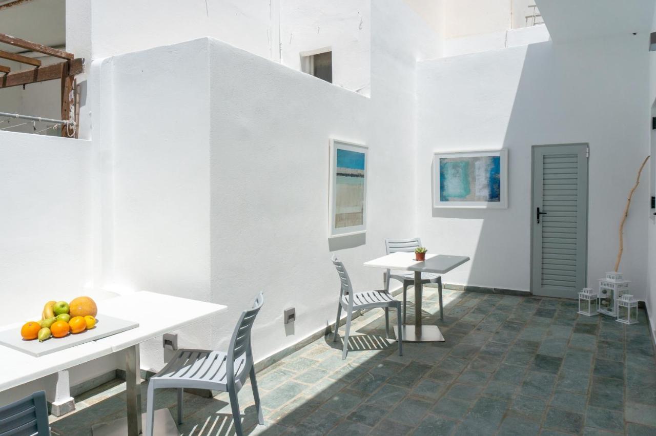 Pelican Paros 外观 照片