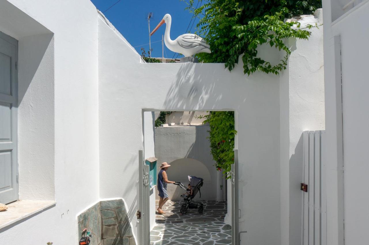 Pelican Paros 外观 照片